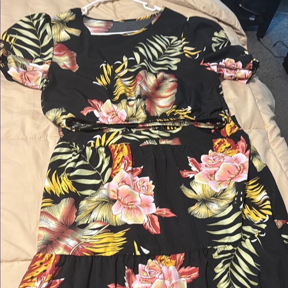 Floral Black Dress with Puff Sleeves